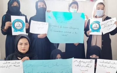 خواست زنان معترض از جهان: با طالبان وارد مذاکره نشوید