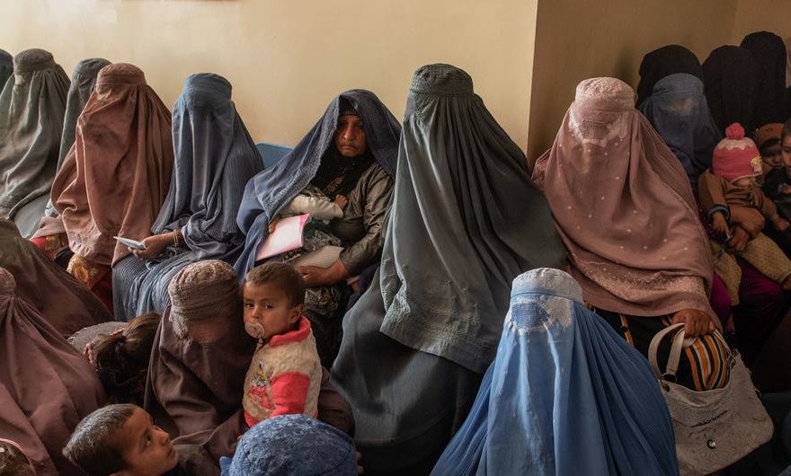 تحقیق تازه در مورد مردم افغانستان؛ ۹۶ درصد زنان افغان در رنج زندگی می‌کنند