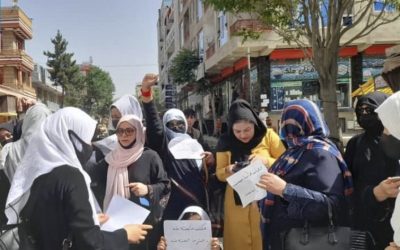 روزهای خشونت‌بار زنان؛ طالبان معترضان زن را در کابل سرکوب کردند و یک فعال رسانه‌یی زن در بلخ کشته شد