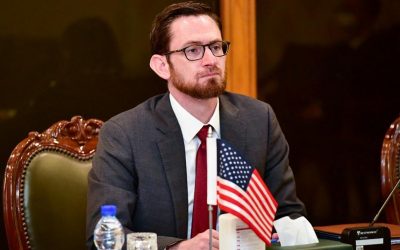 نماینده‌ی ویژه امریکا برای افغانستان: جهان برای تغییر سیاست‌های طالبان متحد است