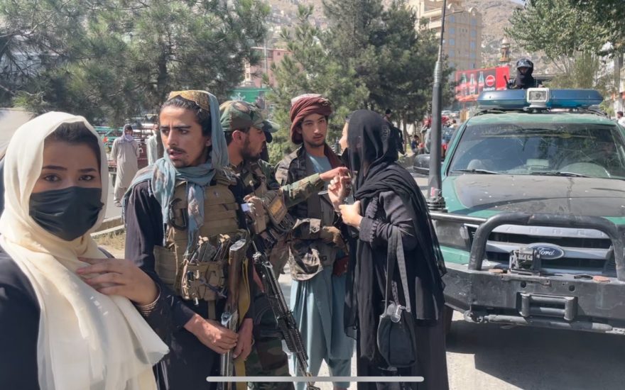 طالبان فرصت نفس کشیدن را از زنان درافغانستان گرفته اند