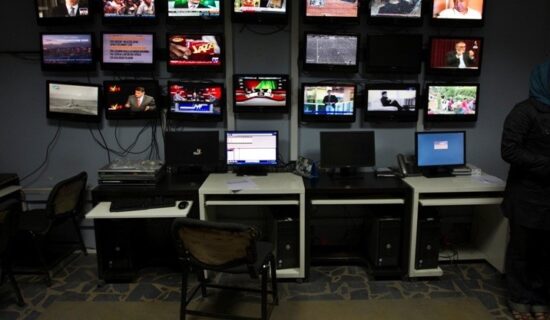گزارش تازه مرکزخبرنگاران افغانستان: فشار بر رسانه های آزاد تشدید یافته است