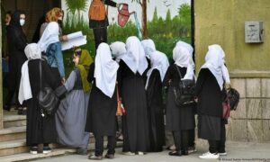 سازمان های حقوق بشری وفعالان جامعه مدنی: شهروندان کشور نگران وضعیت حاکم در کشور وآموزش و تحصیل دختران است