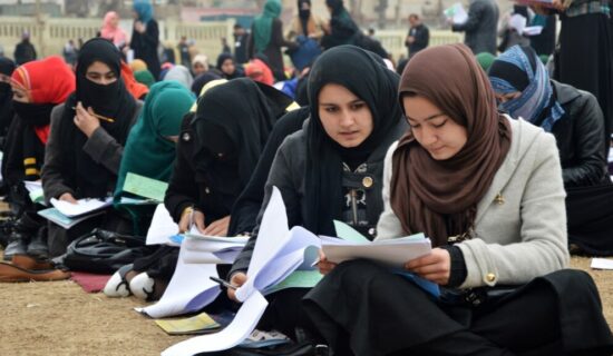 روایت‌های تلخ دختران در سومین سال محرومیت از اشتراک در امتحان کانکور در افغانستان