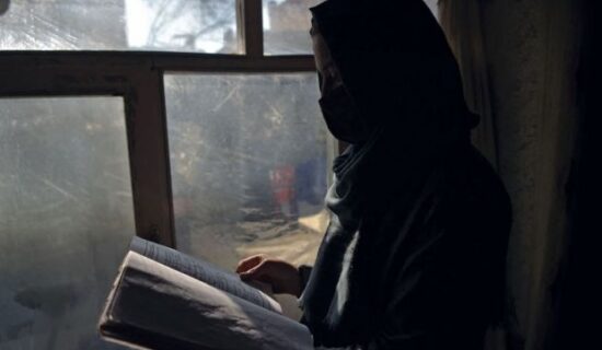 دستور جدید رهبر طالبان: در معرض دید قرار گرفتن زنان از پنجره‌ ساختمان‌های مسکونی ممنوع است